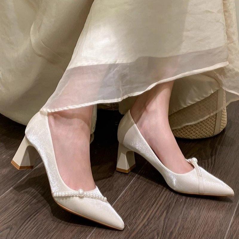 Summer Clothing Office - Elegante, perlenverzierte Pumps mit spitzer Zehenpartie
